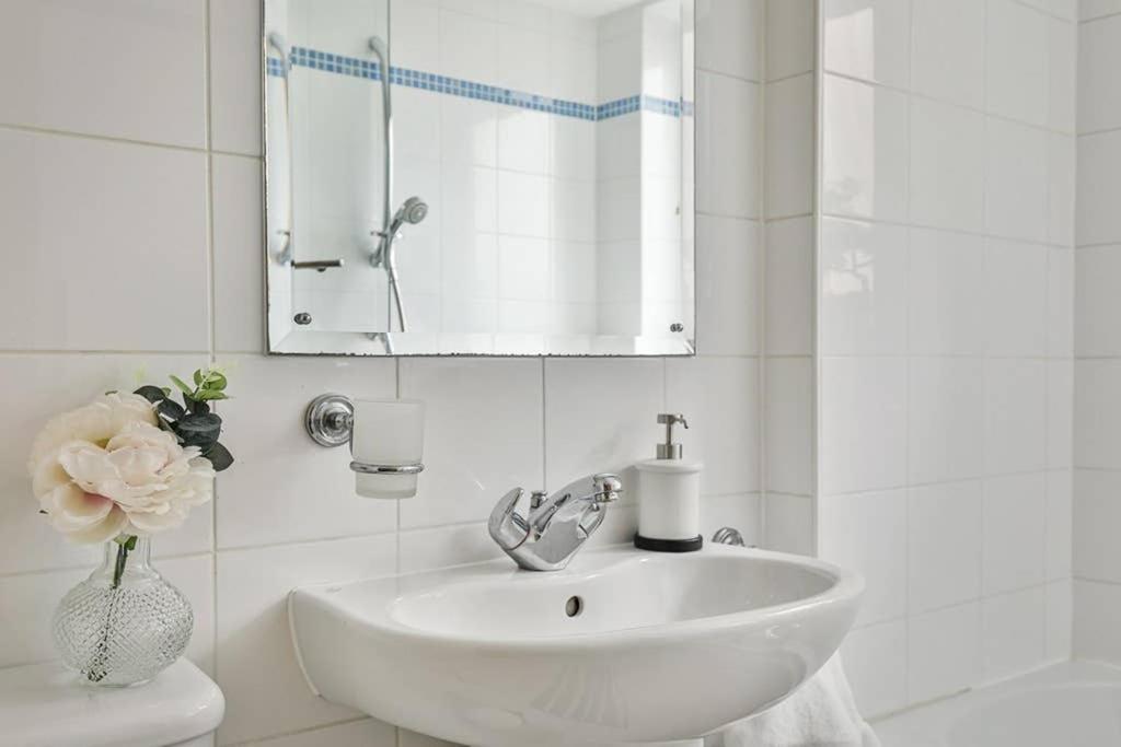 The Exclusive Gem Of Leeds - Sleeps 8 Leilighet Eksteriør bilde