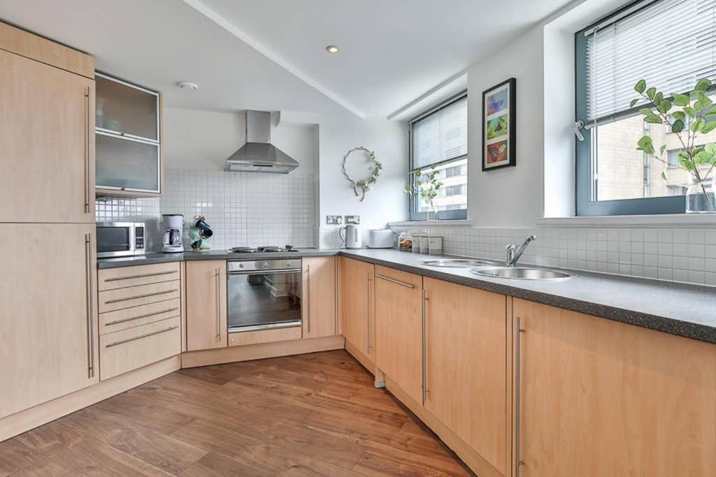 The Exclusive Gem Of Leeds - Sleeps 8 Leilighet Eksteriør bilde